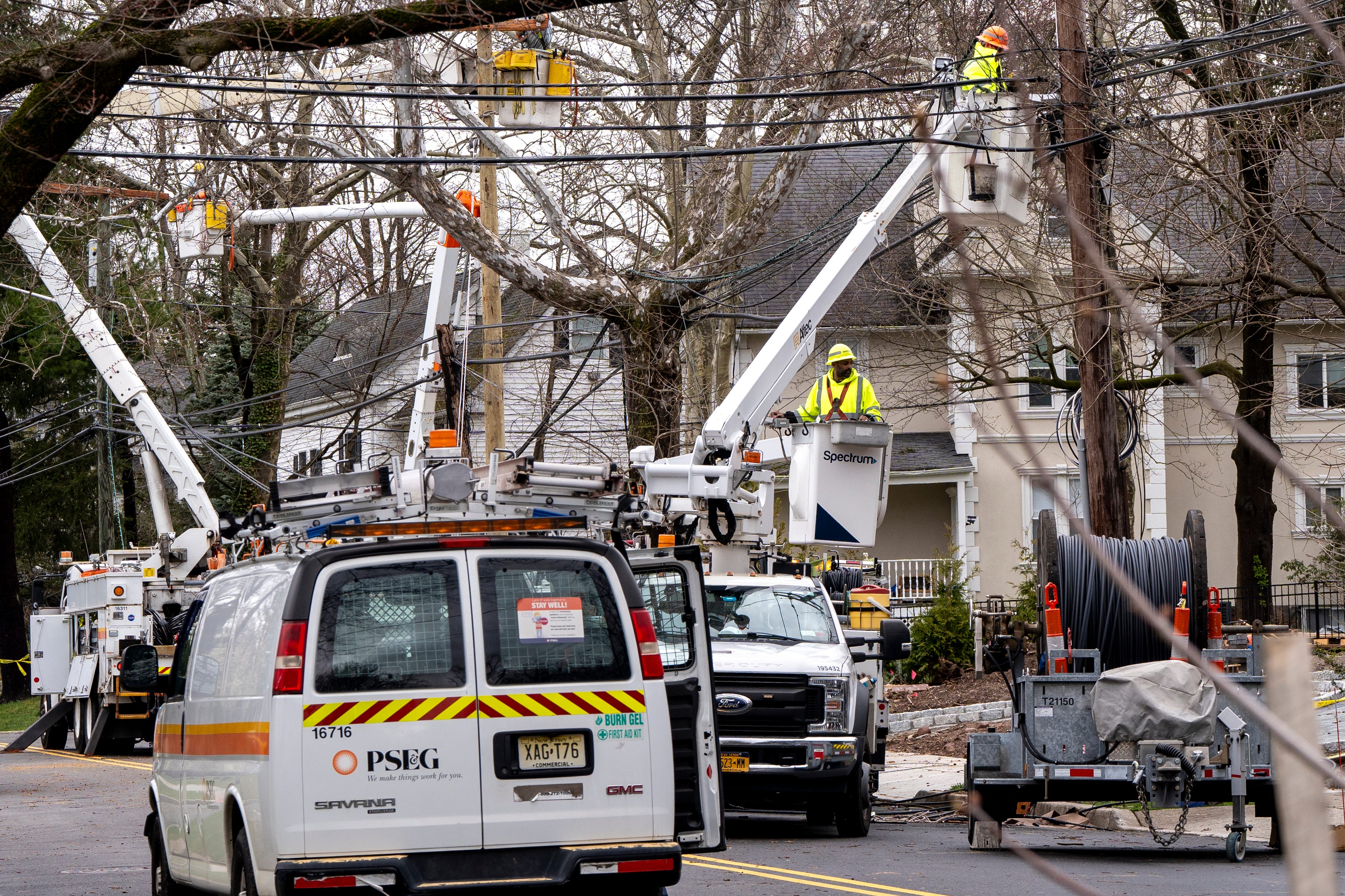 Thunderstorms knock out power to over 8,000 people in NJ
