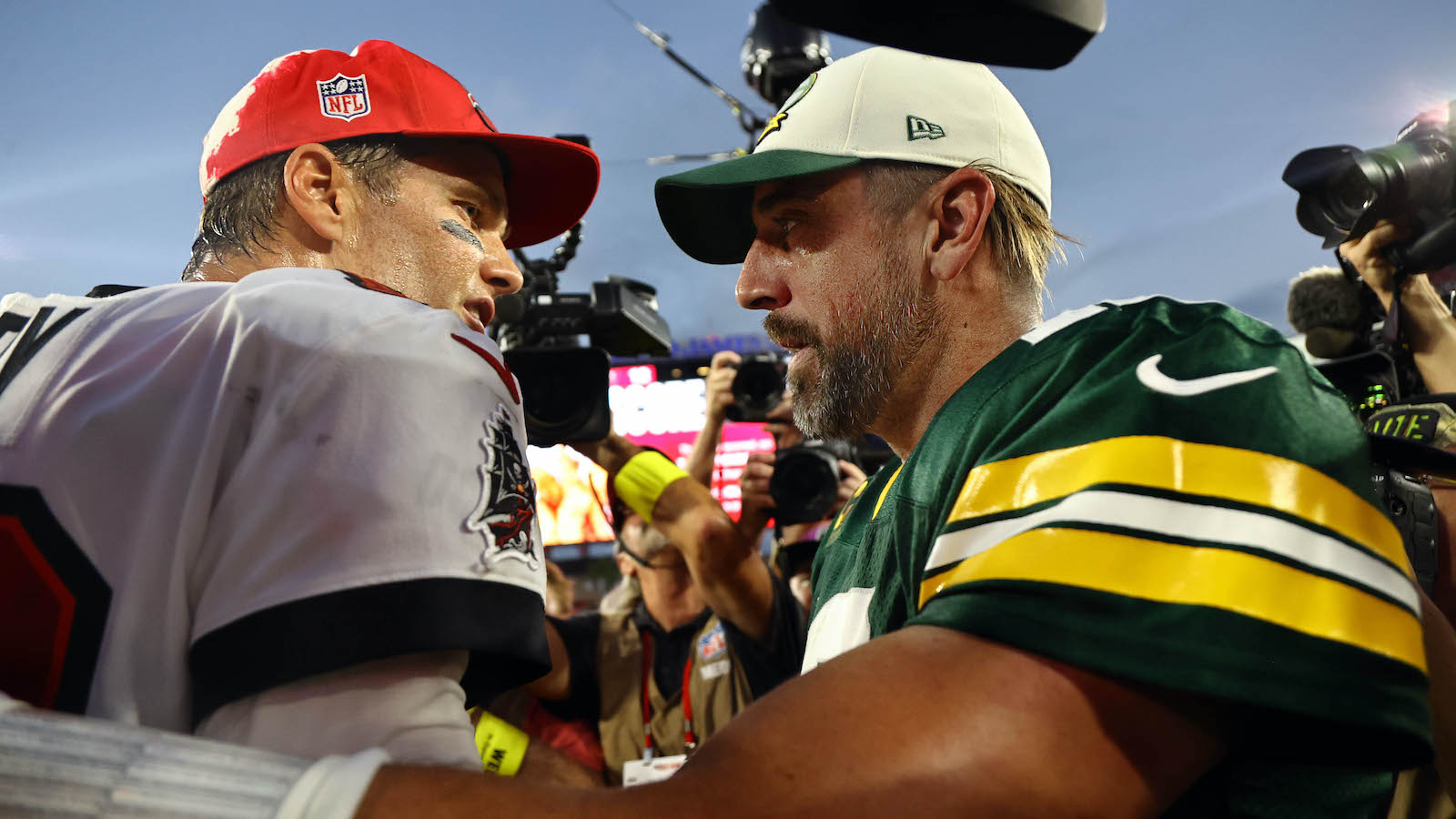 Julian Edelman Cooks How Aaron Rodgers Is Handling His Final Season Compared To Tom Brady